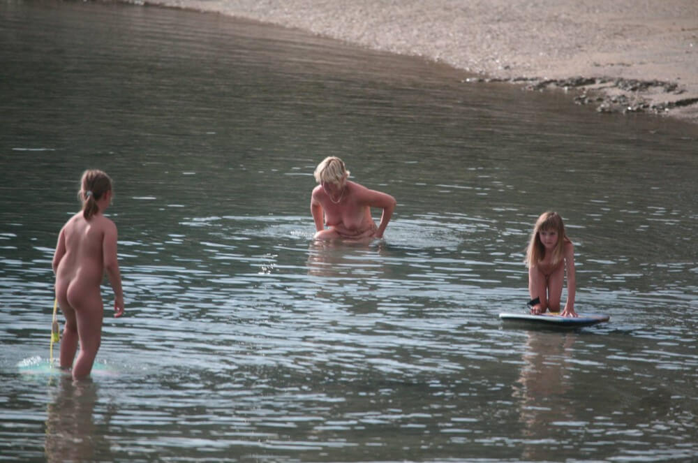 Naturism photo gallery # 14 - I attended a nudist gathering