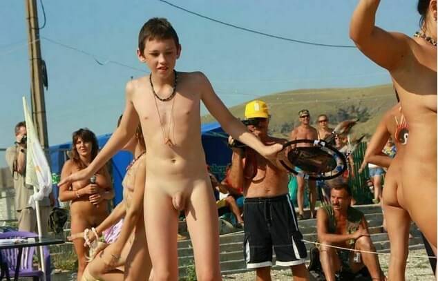 Nudists in Crimea photos - Nudists and naturists: whats the difference?