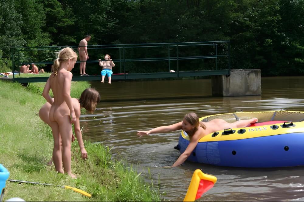 Naked Body gallery - Overcoming insecurities is one of the goals of practicing nudism and naturism