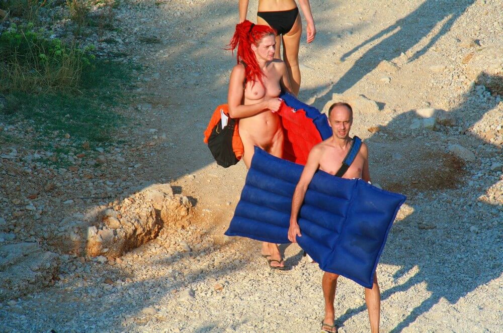 Ula FKK Red Hairstyle Girl pics - A life free of unnecessary worries is a hallmark of naturism