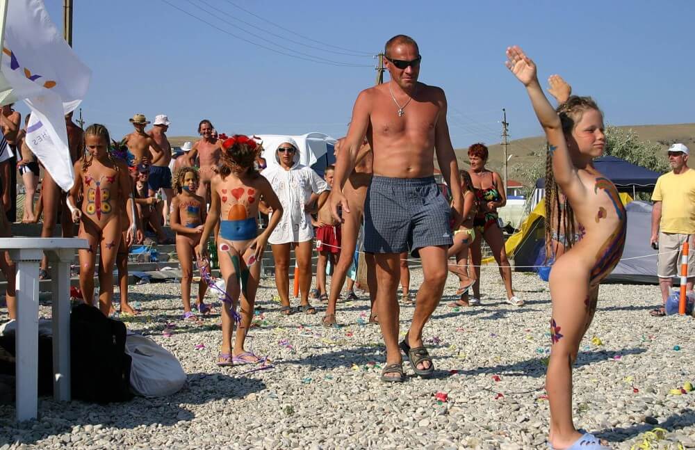 Beach Time Talent Show pics - Nudism in the Modern World