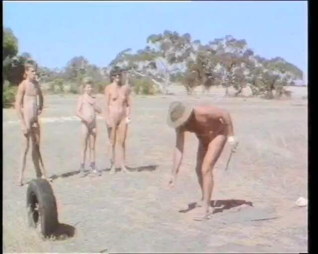 Naturism lifestyle retro - Nudism helps improve health and boost self-confidence