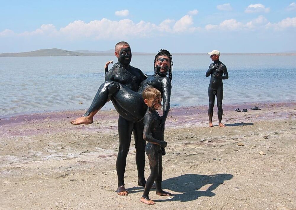 Dark Mud And Clear Water pics - Not being afraid of nudity is the path to inner freedom and harmony