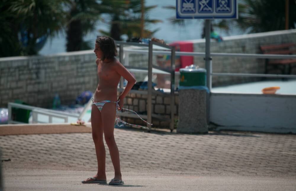 Naturist Pool Walkaround pics - Nudism has an ancient history
