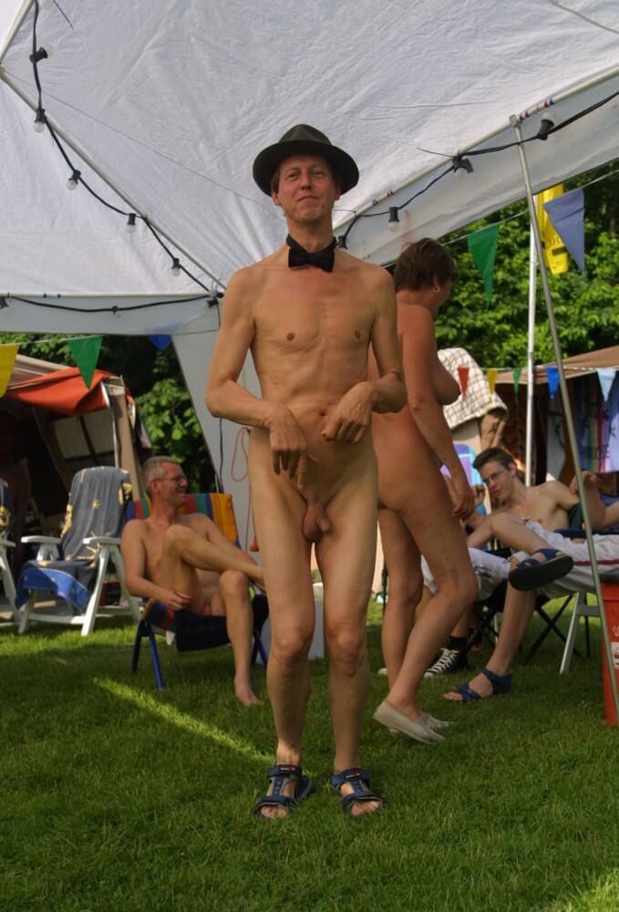 Holland Show and Relaxation - The Cult of Nudity Is Open to All