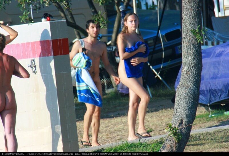Naturism big photo gallery - Nudism teaches us to appreciate the present moment