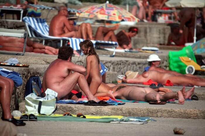 Passing Through Shores photo - Spontaneous Nudism Thrives