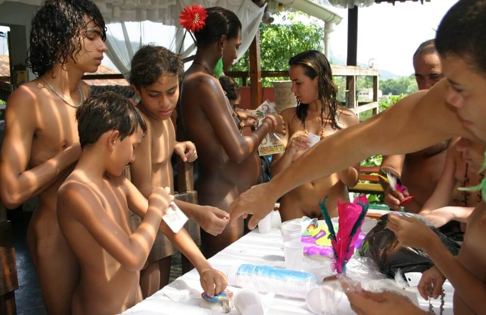 Brazilian Sunshine Beauty photos - Watching us naked in nature