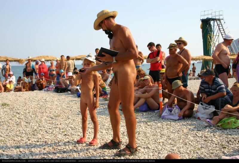 Naturist Pageant Line Up photos - Nudity is an expression of naturalness and sincerity