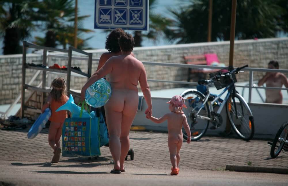 Pool Outskirt Nude Guests pics - True nudism began here