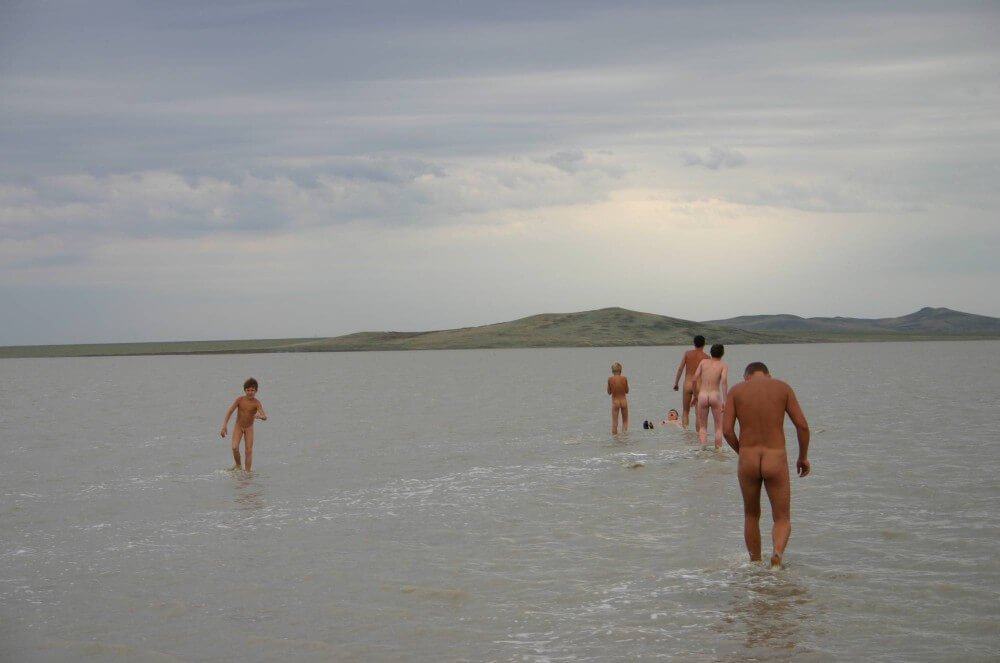 Black-Sea Body Mud Shots pics - Openness to the world and new ideas is a defining trait of naturists and nudists