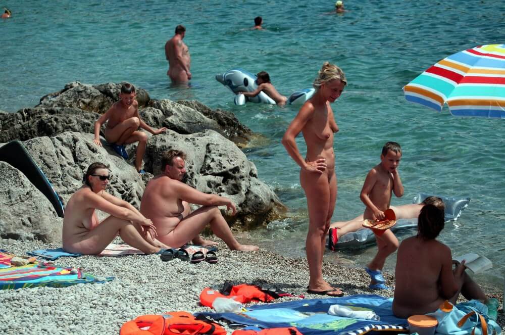 Rock Side Family Camping pics - Nudity is perceived as a natural expression of life