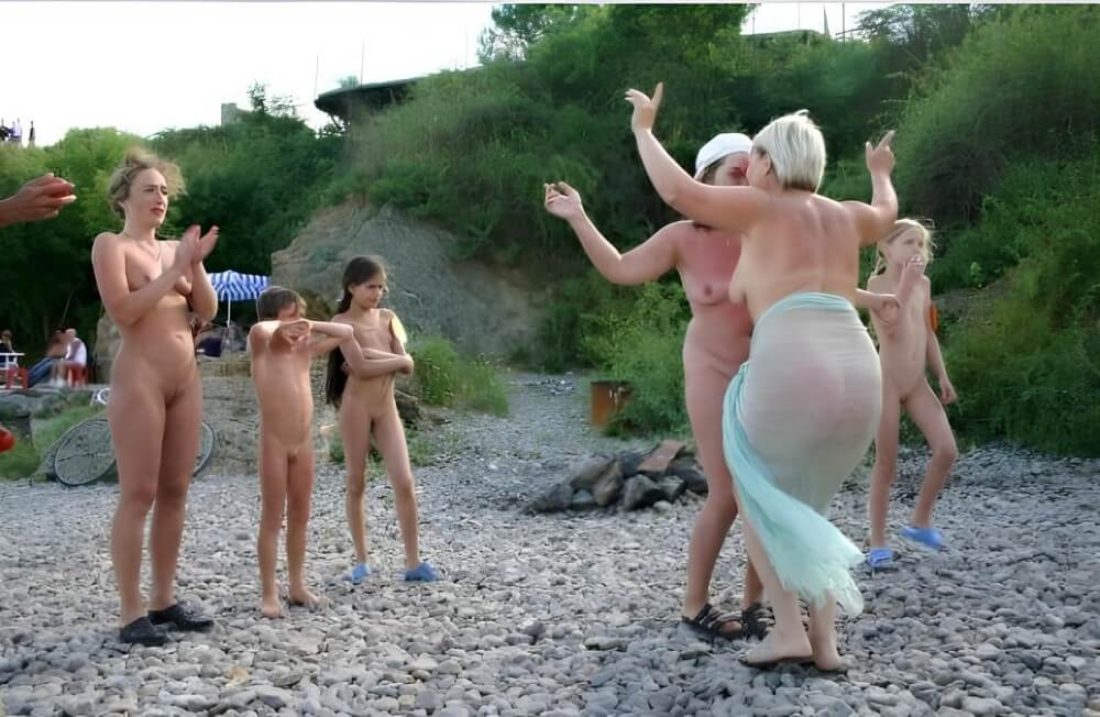 Dances on a beach pics - A person without clothes is closer to the wild