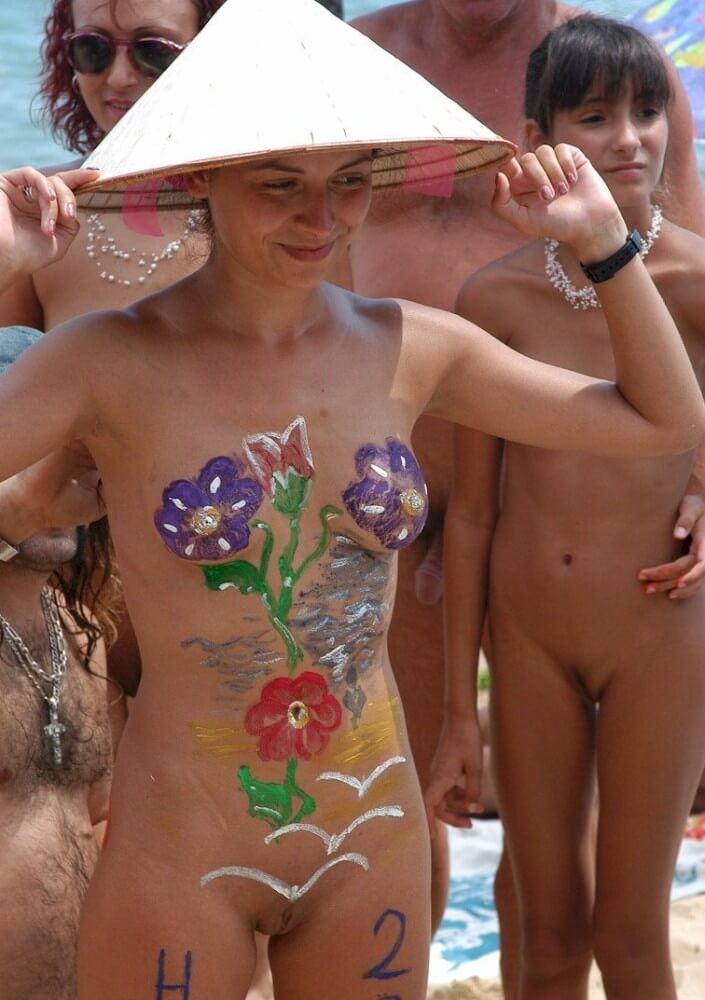 Nudist gathering on the beach video - Visiting the Beach Without Clothes