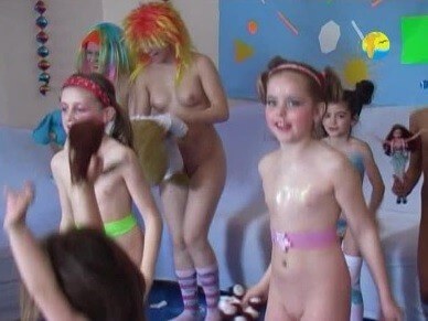 Naturism Freedom: Disco - Naturism as a protest against puritanical moral norms