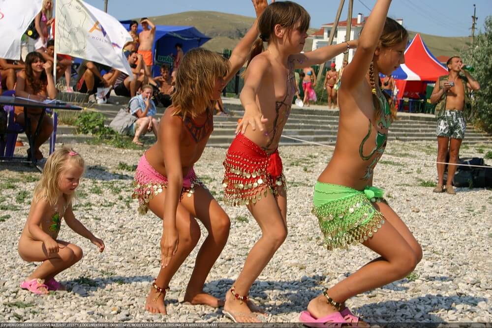 Festival and dancing photos - Nudity is a part of life without shame or fear