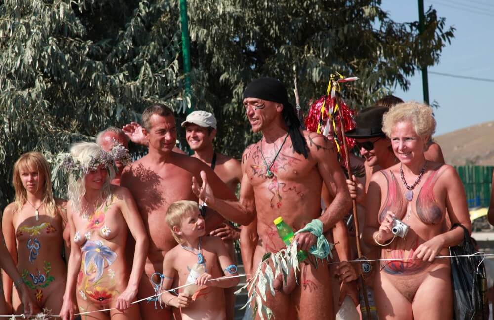 Naturist Day From Behind pics - A nude person strives for inner harmony and peace of mind
