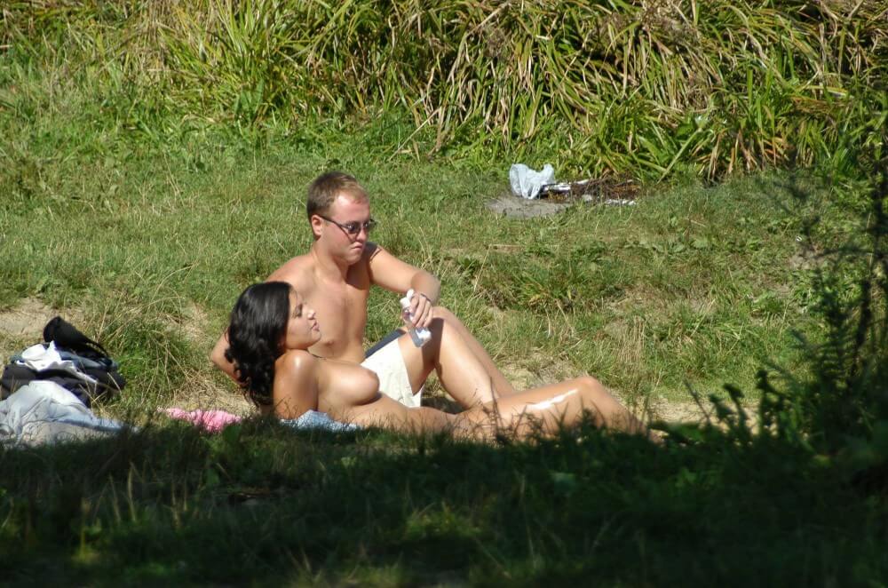 Photo Shoot Observation pics - Nudism brings joy to life