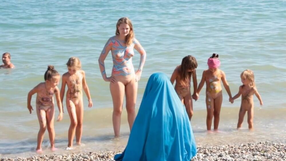 Neptune Day Full HD - The equality of naked human bodies helps us accept ourselves and others