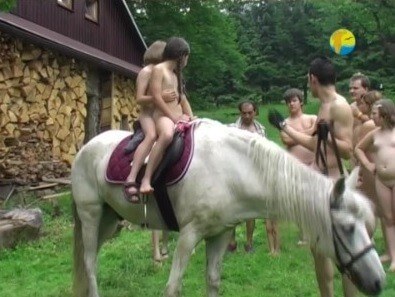 Naturist Freedom: In the Sun - Benefits of naturist recreation and harmony with nature