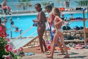 Water Locations Photo Set 13 - Naturism implies a life free of unnecessary problems
