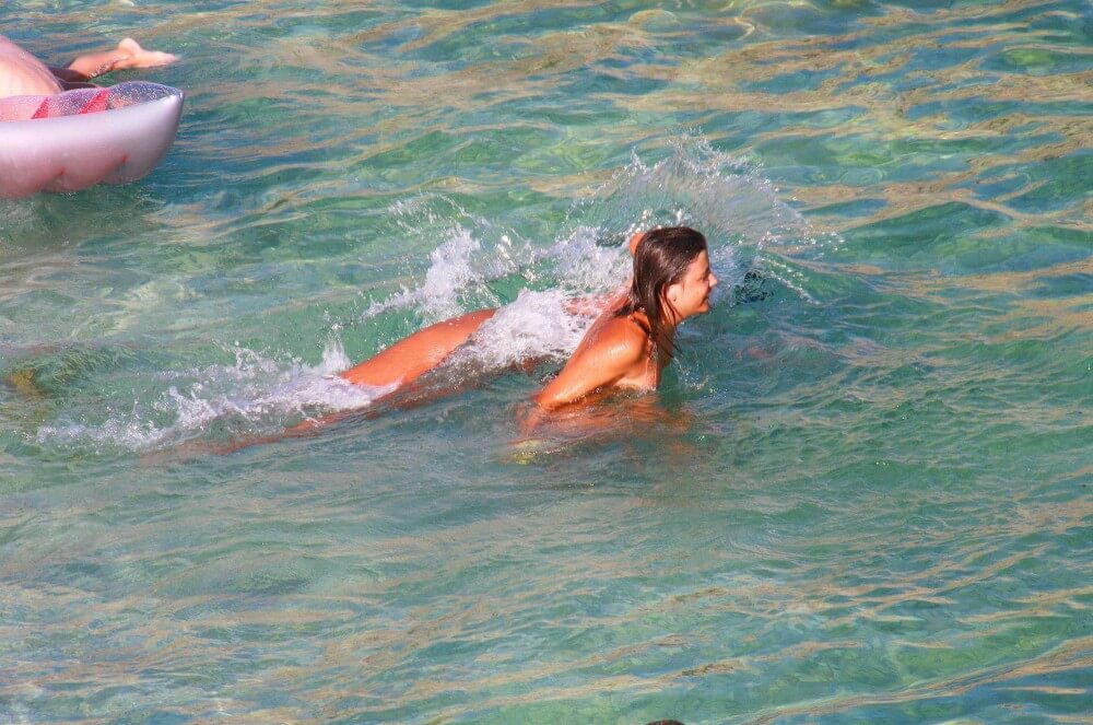 Ula FKK Teen Shore Run pics - These movements promote an open attitude toward nudity without sexual connotations