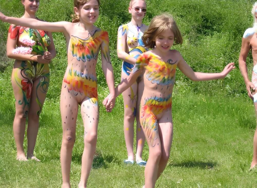 Naturism photo gallery # 29 - Nudist families: open materials for connoisseurs