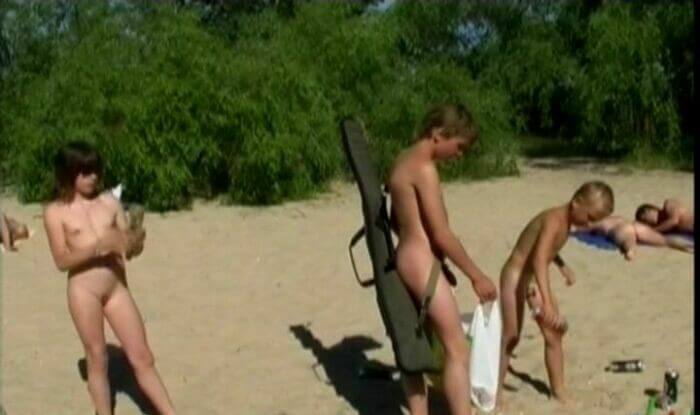 Enature video - Naked Shoot Out - Naturism enthusiasts choose the natural world