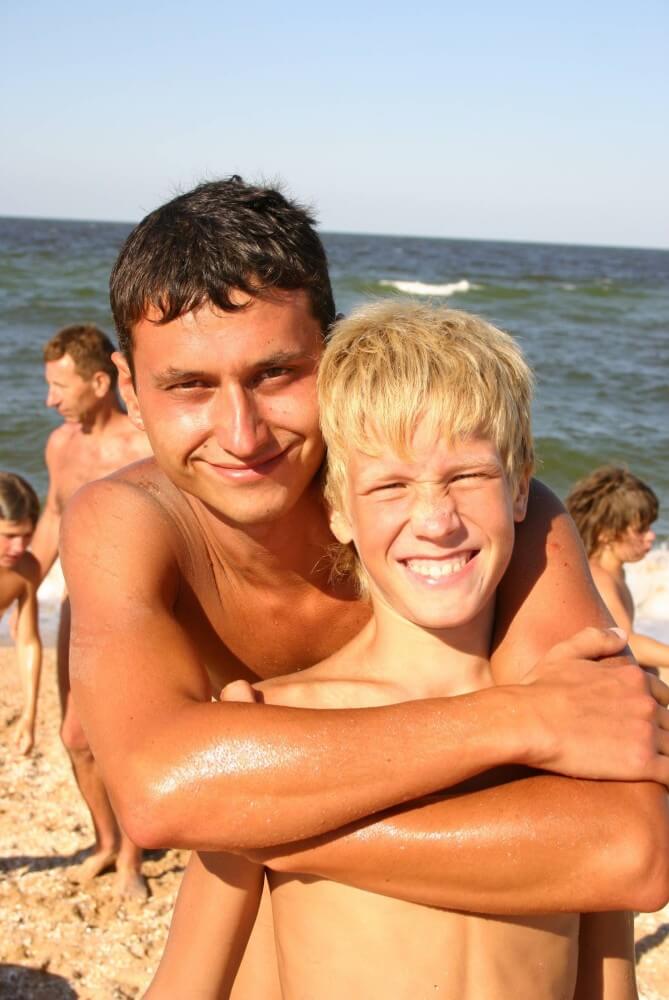 Naturist Group Pictures - The community of naturist movement supporters and their values