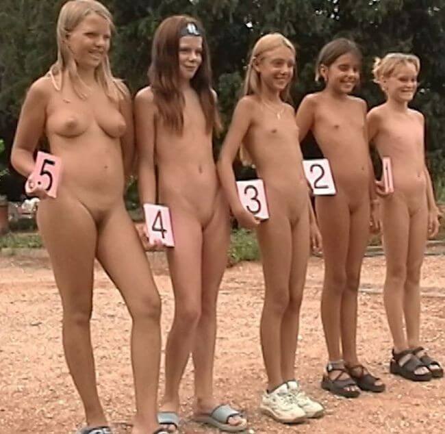 The White Castle Pageant Full HD video - People who practice nudism also believe that everyone is equal, regardless of circumstances