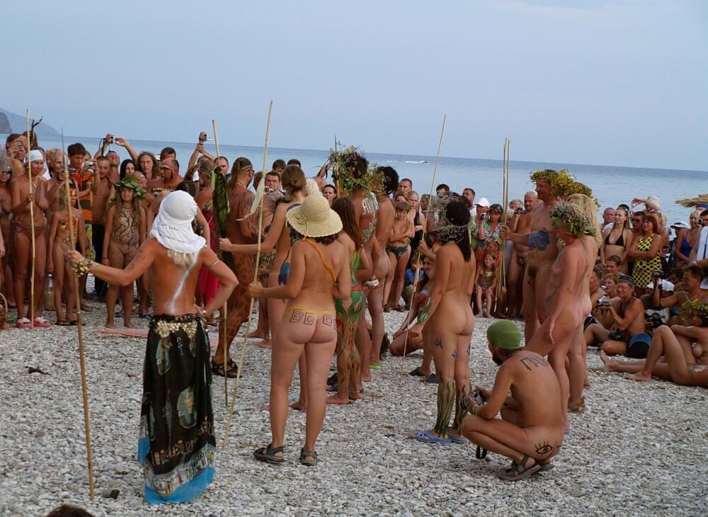 Naturist Party Mega Bash pics - Nudism helps people overcome their insecurities