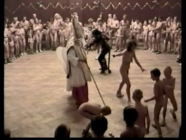 Helios Natura: Christmas Kinder Spiele - Naturism and nudism value openness of mind and body
